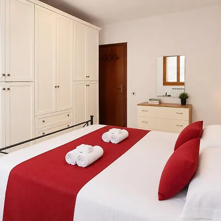-3 Min Dal Mare- 2 Camere, Wifi, Ac, Terrazza דירה גרוסטו