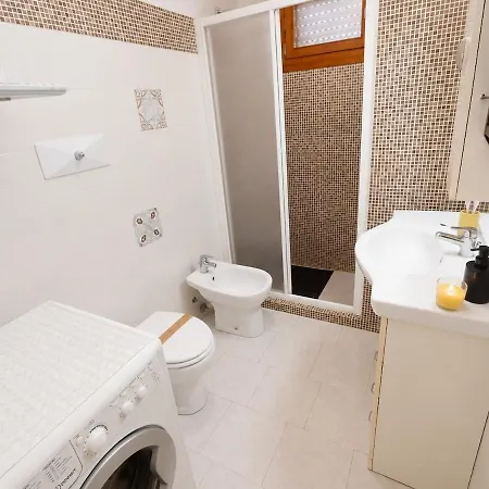 -3 Min Dal Mare- 2 Camere, Wifi, Ac, Terrazza דירה גרוסטו
