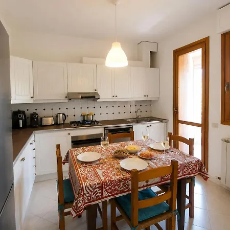 -3 Min Dal Mare- 2 Camere, Wifi, Ac, Terrazza דירה